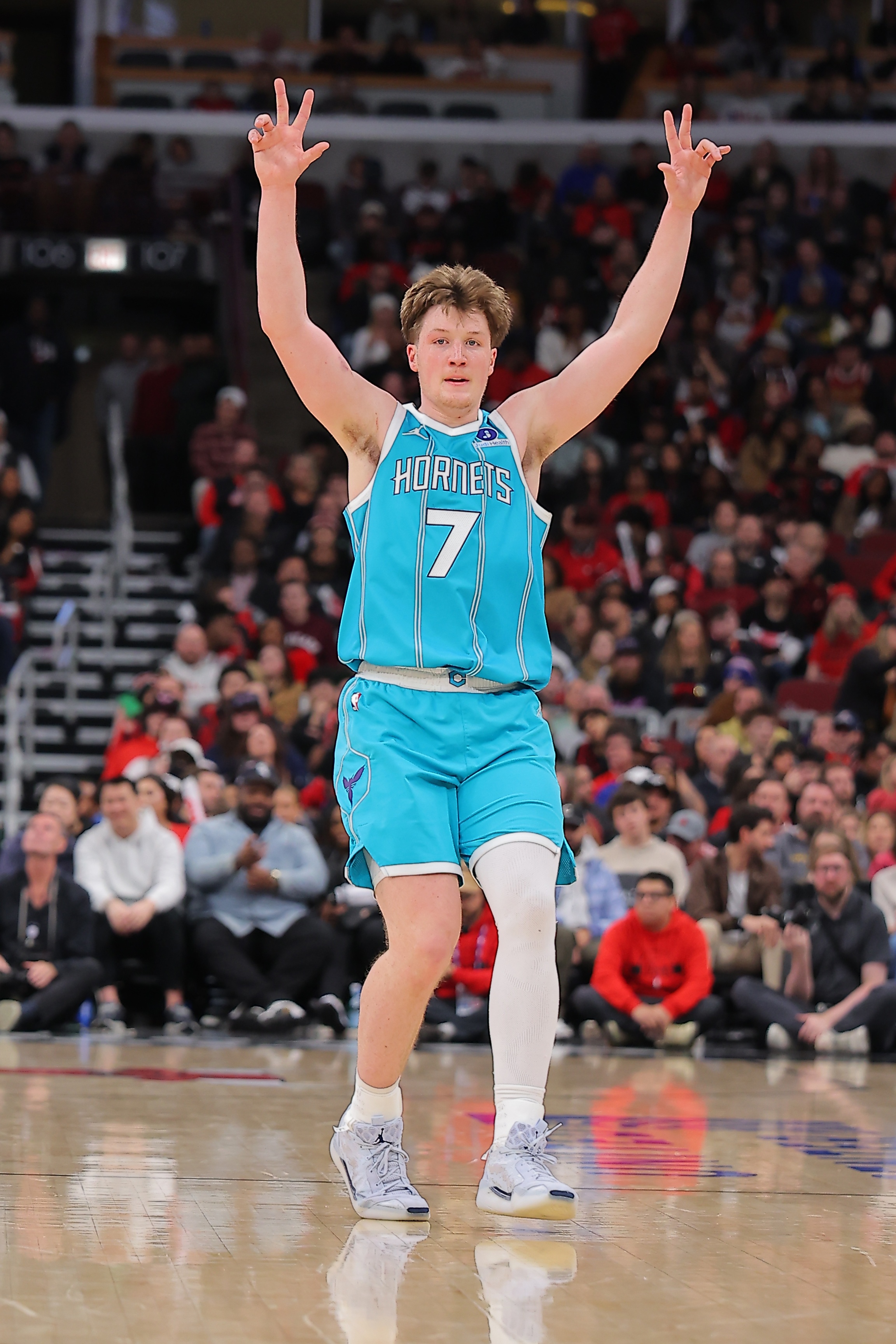 星空体育中国-官网新秀榜：克尼佩尔反超弗拉格排第1 埃奇库姆第3 哈珀杀进榜单